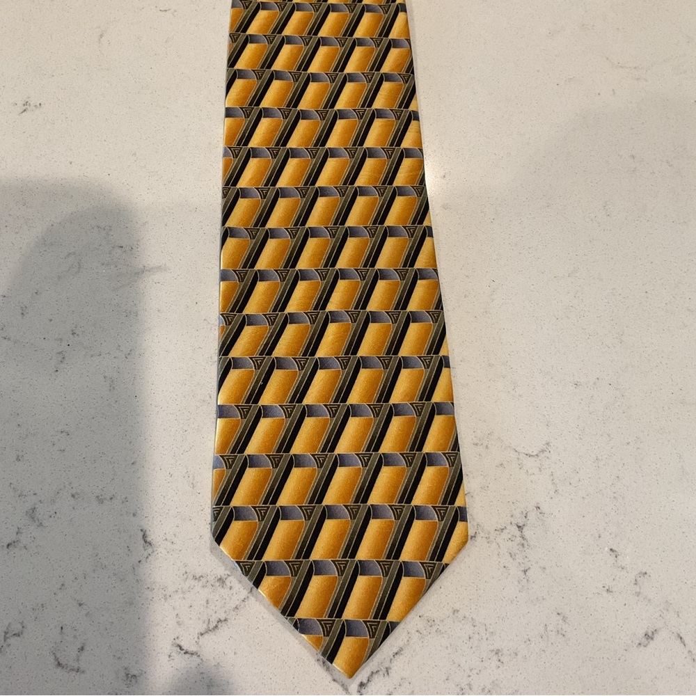Gasparo 100% pure silk Tie hand made.Great Condition gold, gray, green, black.